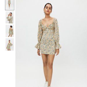 *Urban Outfitters Kiss The Sky Floral Bardot Mini Dress